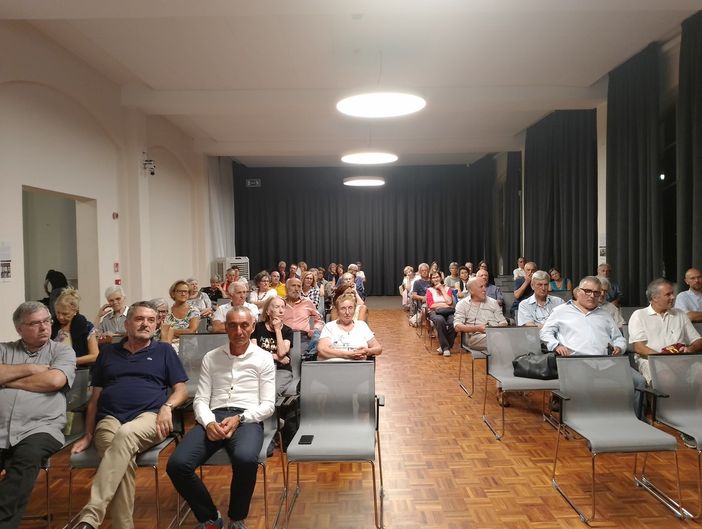 Il tributo di Luino al cardinal Martini Il tributo di Luino al cardinal Martini