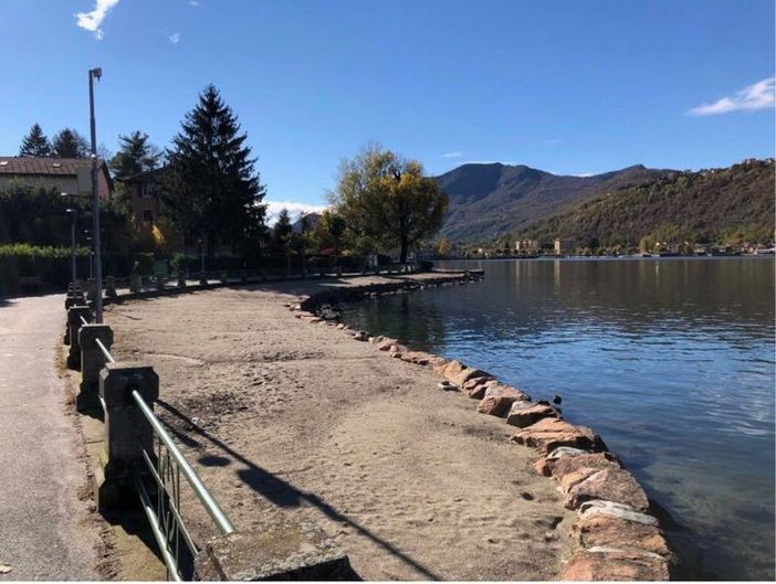 Porto Ceresio, bando comunale per la gestione della spiaggia Fiammetta Porto Ceresio, bando comunale per la gestione della spiaggia Fiammetta