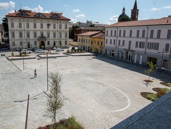 Piazza Vittorio Emanuele, l’assessore: «Nessuna resa, ma un ulteriore impegno per questa parte del centro» Piazza Vittorio Emanuele, l’assessore: «Nessuna resa, ma un ulteriore impegno per questa parte del centro»