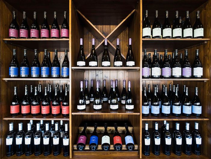 Ordinanza regionale anti Covid: salva la vendita di vino in Lombardia