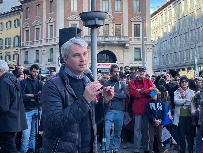 Il sindaco di Varese Galimberti alla recente manifestazione antifascista