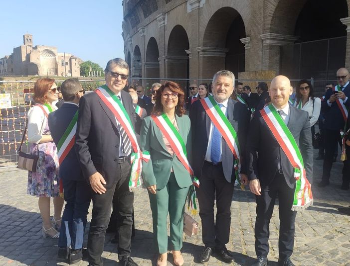 Da sinistra i sindaci Volpi (Varano Borghi), Bellifemine (Malnate), Bianchi (Luino), Baroffio (Fagnano Olona)