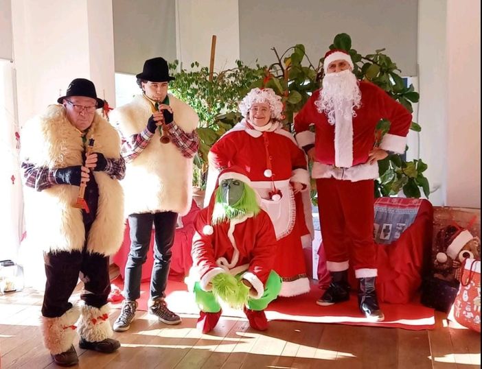 FOTO - Tornavento: 5mila persone e 3mila bambini hanno assalito il borgo di Natale