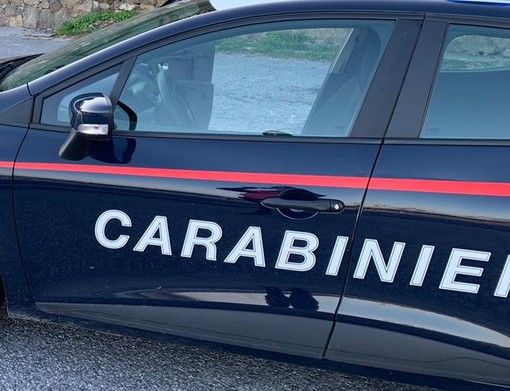 Parte un colpo mentre mostra la pistola a un'amica, muore vigile urbano di 22 anni