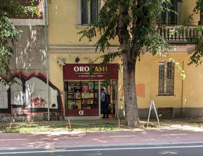 Assalto al compro oro con mazza: arrestato diciannovenne
