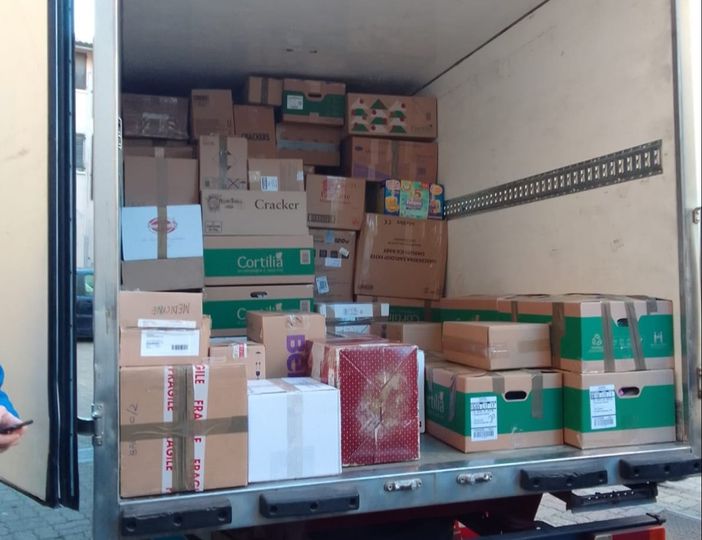 Il primo carico - Foto dalla pagina Facebook di "Banca del tempo" Il primo carico - Foto dalla pagina Facebook di "Banca del tempo"