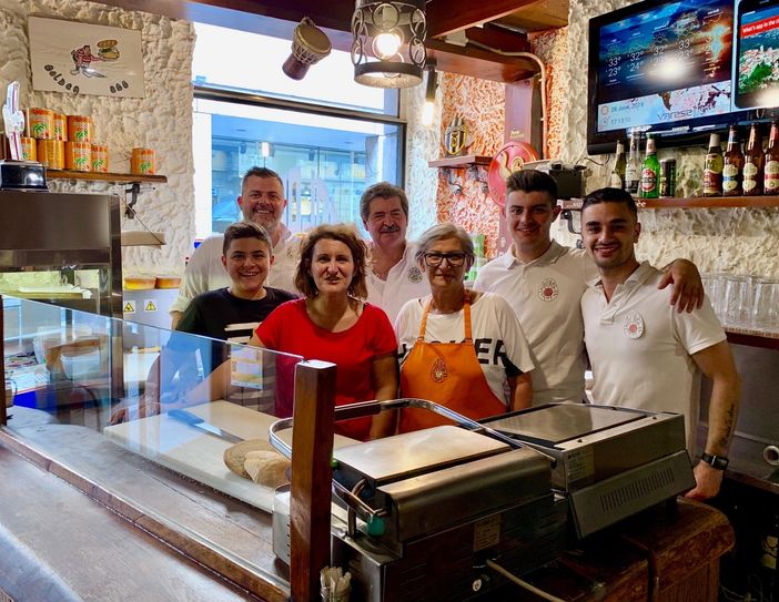 Il Golden Egg si sposta... di 20 metri: «Il locale sarà più grande e più bello. Noi resteremo quelli di sempre» Il Golden Egg si sposta... di 20 metri: «Il locale sarà più grande e più bello. Noi resteremo quelli di sempre»