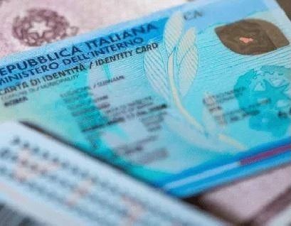 Carta d'identità, l'annuncio di Zangrillo: "Gli over 70 non dovranno più rinnovarla"
