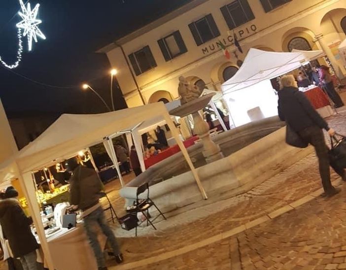 Natale a Gavirate: il centro storico si illumina di eventi e convivialità Natale a Gavirate: il centro storico si illumina di eventi e convivialità