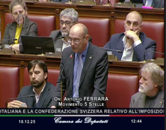 Frontalieri, Ferrara (M5S): «Dalla Svizzera arrivano 128 milioni, ai Comuni di confine ne tornano 89. Non è cooperazione»