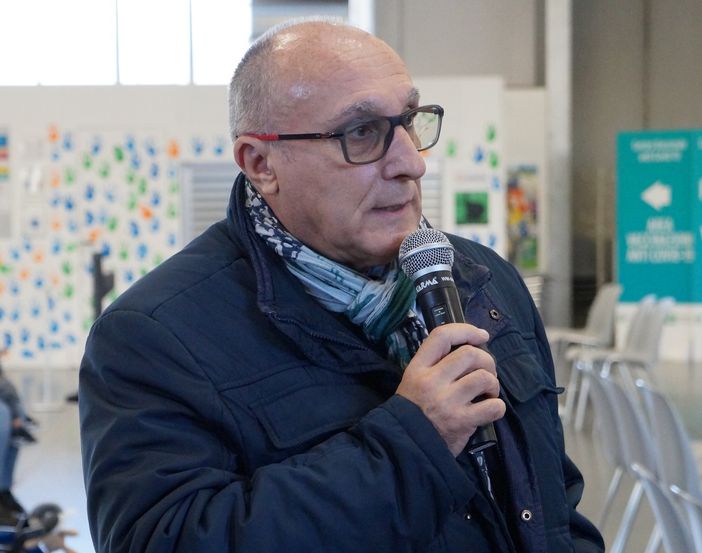 Il dottor Dell'Acqua - Foto dalla pagina Fb Asst Valle Olona