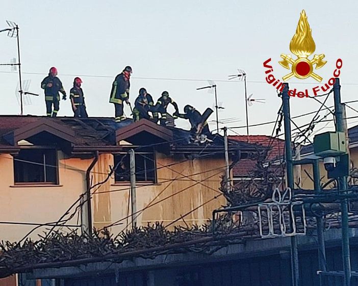 FOTO. Pomeriggio di fuoco a Busto: fiamme in un edificio di due piani FOTO. Pomeriggio di fuoco a Busto: fiamme in un edificio di due piani