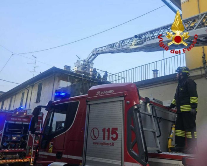 Le immagini dell'intervento dei vigili del fuoco a Lonate Pozzolo