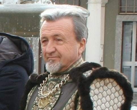 Pierluigi Pigi Roncari nel suo travestimento di Carnevale (foto dalla pagina Facebook di Claudio Ossola)