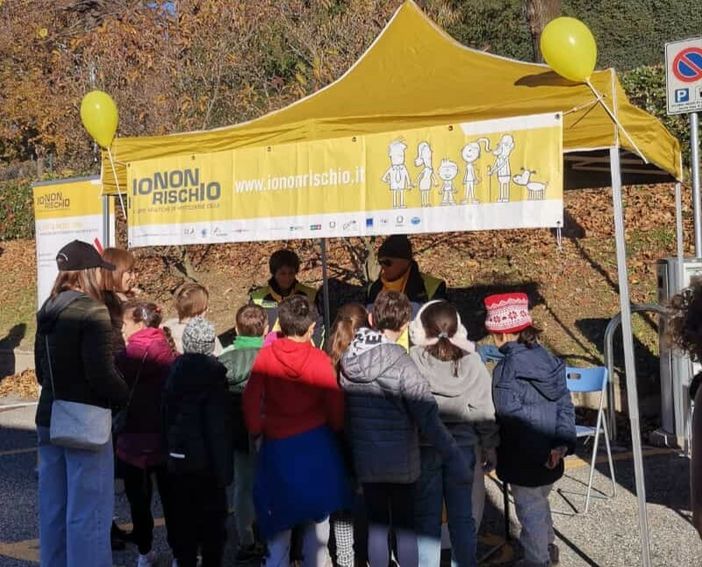 Una delle passate edizioni della festa del riciclo a Luvinate