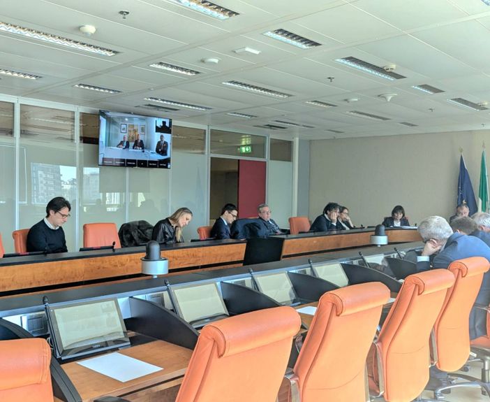 Connessione Internet ibrida per le aree periferiche, Licata: «La banda larga è essenziale per l’equità sociale e lo sviluppo economico»