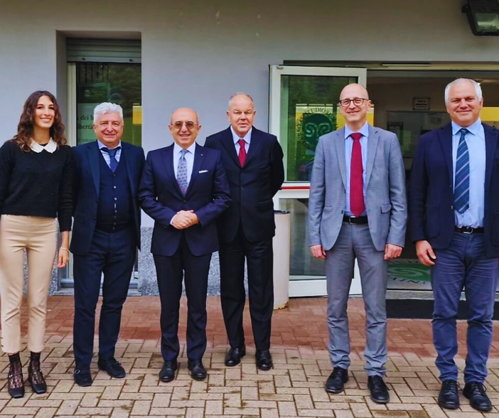 Nella foto, da sinistra: Lucrezia Maggi, Marco Cavallotti, Salvatore Pasquariello, Angelo Tagliabue, Andrea Moriondo, Federico Raos