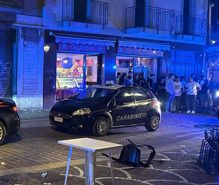 Importunano una donna, scatta la rissa: contusi e feriti nella notte a Saronno Importunano una donna, scatta la rissa: contusi e feriti nella notte a Saronno