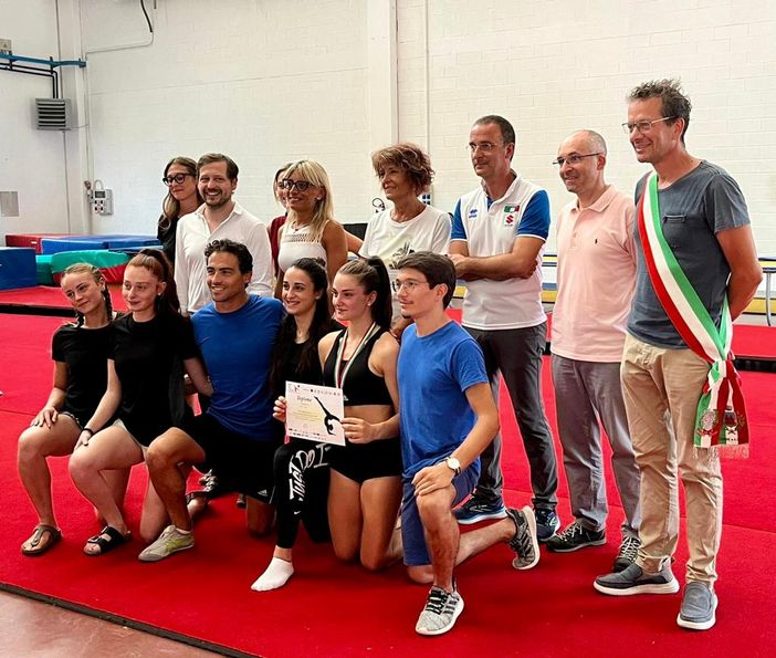 FOTO Ospite d’eccezione per la A.S.D. Nuova Ginfit: in visita Emanuele Monti