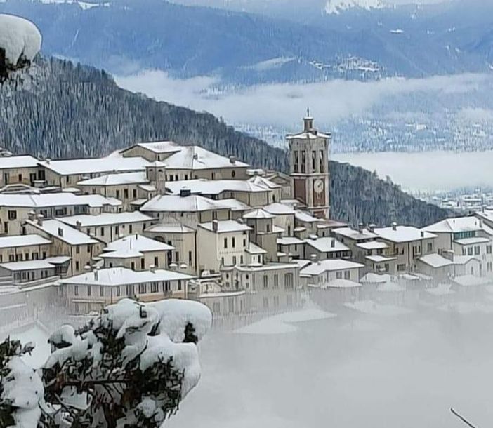 L'inverno ci riprova, il Centro Geofisico Prealpino: «Neve a quote collinari tra martedì e mercoledì» L'inverno ci riprova, il Centro Geofisico Prealpino: «Neve a quote collinari tra martedì e mercoledì»