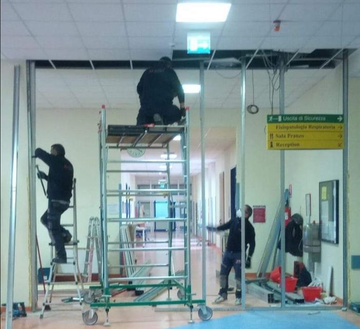 LA FOTO DELLA SPERANZA. L'ospedale di Cuasso è pronto ad accogliere i primi 35 pazienti Covid-19