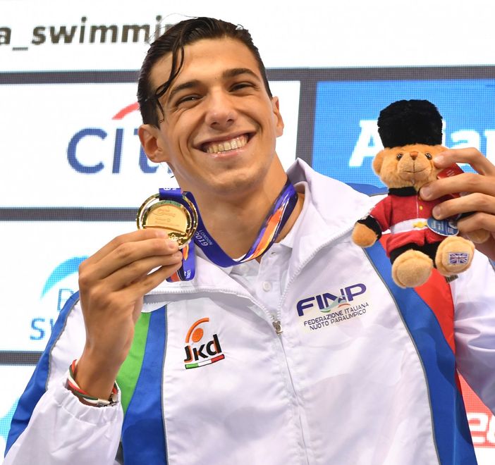 Ambrogino d'oro per Simone Barlaam: il campione del Mondo Finp si regala l'ennesimo successo Ambrogino d'oro per Simone Barlaam: il campione del Mondo Finp si regala l'ennesimo successo