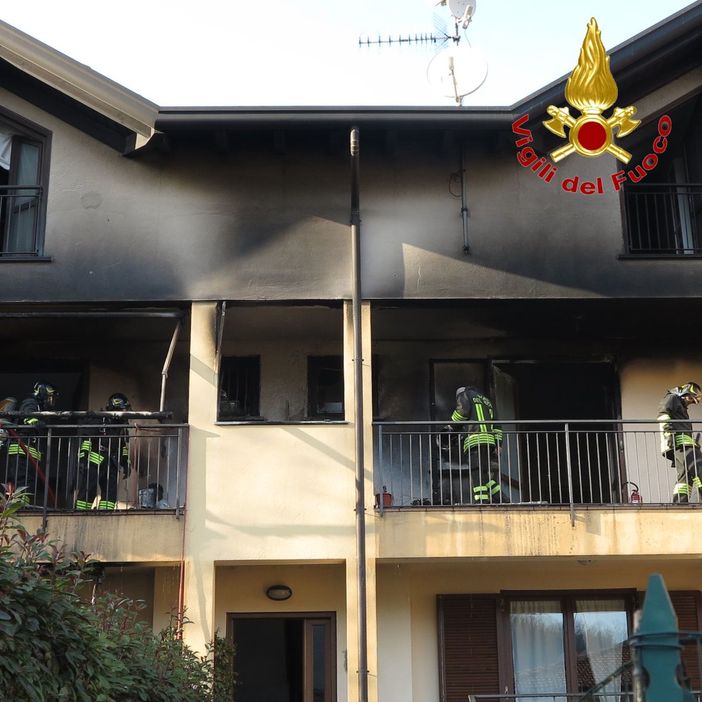 A fuoco due appartamenti a Laveno Mombello A fuoco due appartamenti a Laveno Mombello