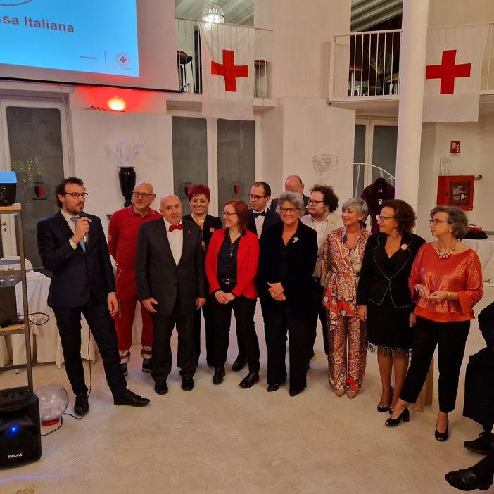 FOTO. La cena d'autunno porta il dono più grande alla Croce Rossa di Varese: l'aiuto di un'intera comunità a chi aiuta gli altri FOTO. La cena d'autunno porta il dono più grande alla Croce Rossa di Varese: l'aiuto di un'intera comunità a chi aiuta gli altri