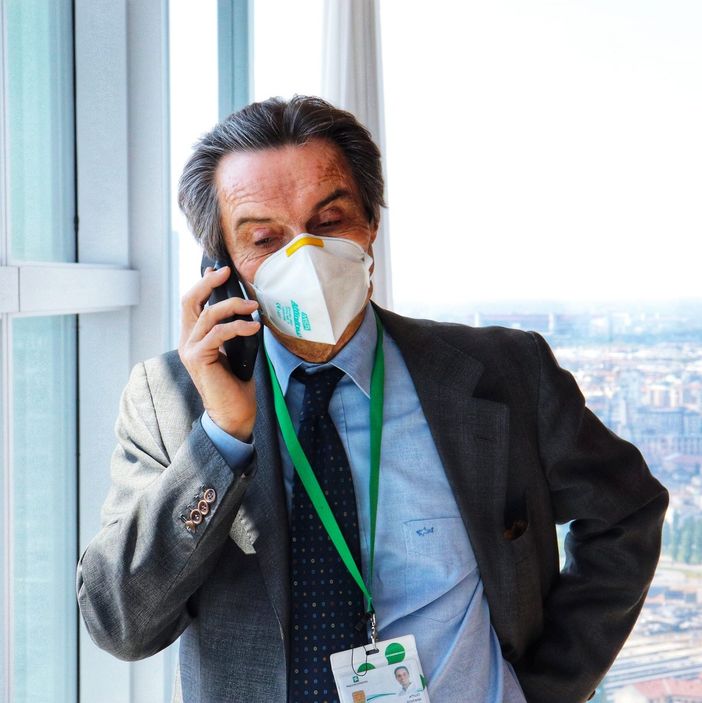 Attilio Fontana: «Conte ha detto sì. Lunedì in Lombardia riaprono bar, ristoranti, parrucchieri ed estetiste» Attilio Fontana: «Conte ha detto sì. Lunedì in Lombardia riaprono bar, ristoranti, parrucchieri ed estetiste»