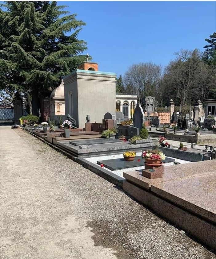 Tradate, cimiteri chiusi. Alla pulizia delle tombe ci pensano i volontari