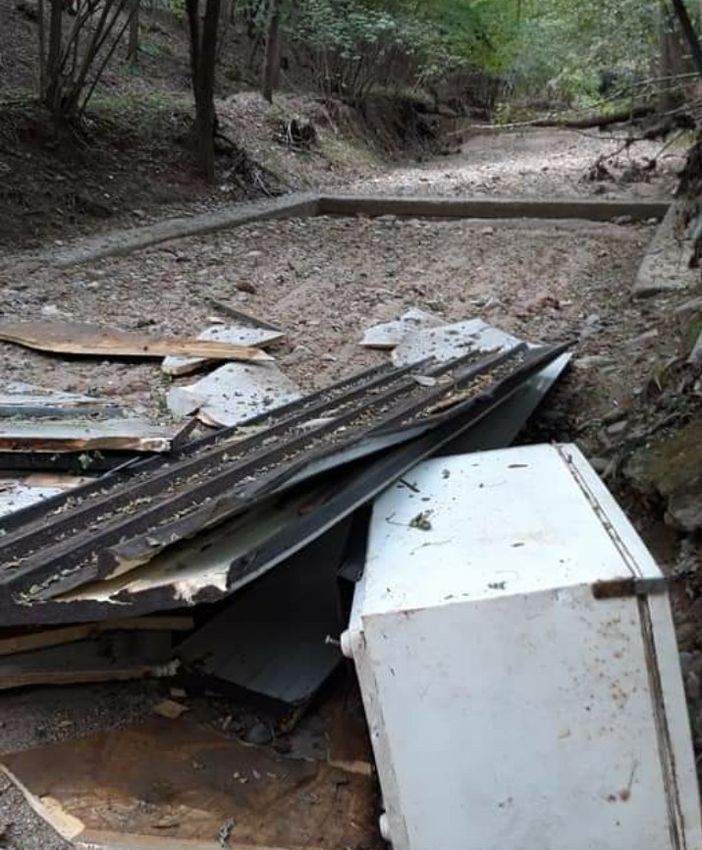 Tradate, ancora rifiuti abbandonati nei boschi