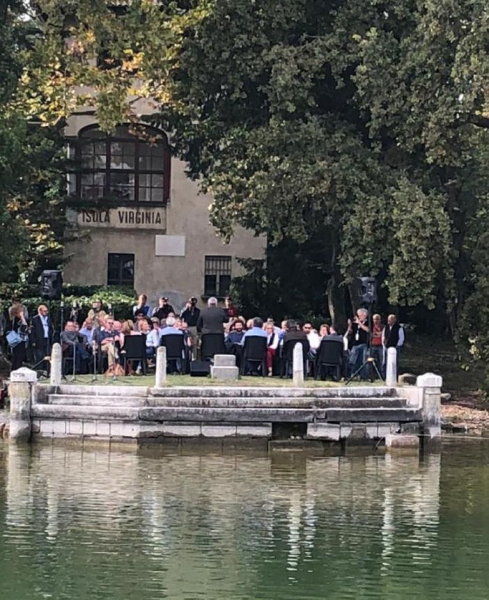 Lavori all'Isolino, si punta a un museo preistorico multimediale. Previsti studi subacquei Lavori all'Isolino, si punta a un museo preistorico multimediale. Previsti studi subacquei