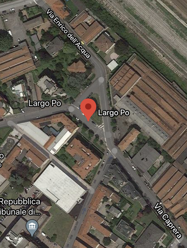 Largo Po, da via Caprera a via Dell'Acqua, in effetti segue il disegno della "variante Ascari" del circuito di Monza Largo Po, da via Caprera a via Dell'Acqua, in effetti segue il disegno della "variante Ascari" del circuito di Monza