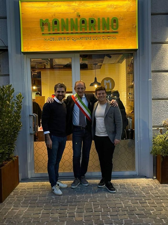 L'inaugurazione il 30 marzo. Qui le foto con il benvenuto a Busto del sindaco Emanuele Antonelli L'inaugurazione il 30 marzo. Qui le foto con il benvenuto a Busto del sindaco Emanuele Antonelli