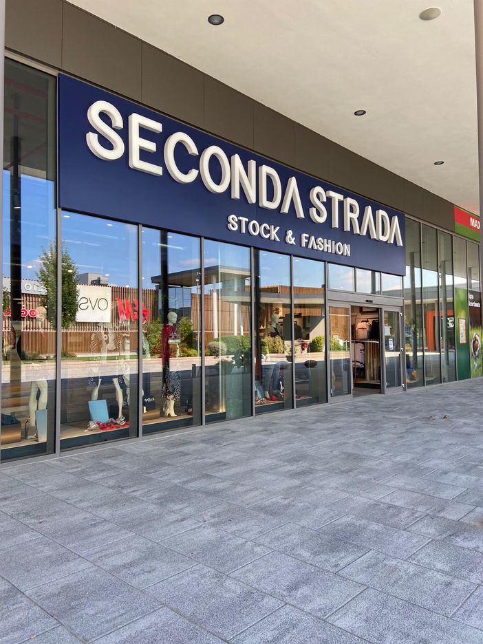 SECONDA STRADA®, la nota catena varesina di store di grandi firme di abbigliamento a prezzi scontati, apre un punto vendita di 1500 mq a Torino Vinovo, a Mondojuve Shopping Village!