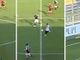 Totti e il gol da centrocampo, la magia a Parma - Video Totti e il gol da centrocampo, la magia a Parma - Video