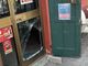 Ladri spaccano la porta dell'Ardor per fuggire con 100 euro
