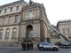 Colpo clamoroso al Louvre: rubati i gioielli di Napoleone, tutto in 7 minuti Colpo clamoroso al Louvre: rubati i gioielli di Napoleone, tutto in 7 minuti