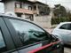 I carabinieri davanti all'abitazione
