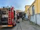 Incendio in una stireria a Somma Lombardo: rogo spento, nessun ferito