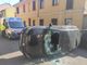 Auto si ribalta a Rho, ferita la conducente e la nipotina di tre anni Auto si ribalta a Rho, ferita la conducente e la nipotina di tre anni