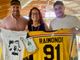 Daniela Colonna Preti tra Edoardo Raimondi e Alessio Piroso che hanno donato alla presidentessa della Polha una parte del ricavato della festa d'addio all'hockey del numero 91 giallonero