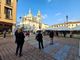 Sentinelle e salami: lo strano colpo d’occhio offerto da piazza Santa Maria Sentinelle e salami: lo strano colpo d’occhio offerto da piazza Santa Maria
