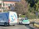 Varese, il traffico inciampa su un tombino
