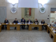 Una seduta del consiglio comunale di Laveno Mombello