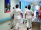 Regione Lombardia: «Da settembre operativa la norma per aumentare lo stipendio a medici e infermieri nelle zone al confine con la Svizzera»