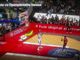 Immagine simbolo del finale a Trieste: Moore intento a scagliare il pallone a terra con rabbia dopo aver fallito il canestro della vittoria, sullo sfondo della panchina di Trieste che esulta Immagine simbolo del finale a Trieste: Moore intento a scagliare il pallone a terra con rabbia dopo aver fallito il canestro della vittoria, sullo sfondo della panchina di Trieste che esulta
