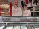 Paolo e Anita nella gelateria Gioria di piazza Carducci a Varese Paolo e Anita nella gelateria Gioria di piazza Carducci a Varese