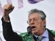 Morte di Umberto Bossi, striscioni e bandiere a Gemonio: «Le tue idee, le nostre battaglie» Morte di Umberto Bossi, striscioni e bandiere a Gemonio: «Le tue idee, le nostre battaglie»