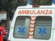 Donna in bici investita all'incrocio finisce al pronto soccorso